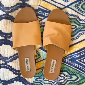 Steve Madden Flat Slides - size 8
